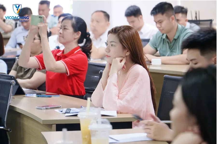 Hội thảo ứng dụng mô hình Sales công nghệ